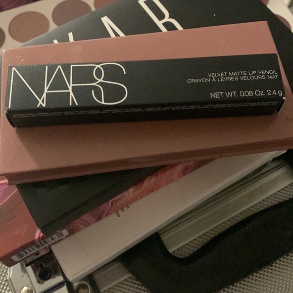 Everything you need makeup bundle all new only swatched - Picture 4 of 6